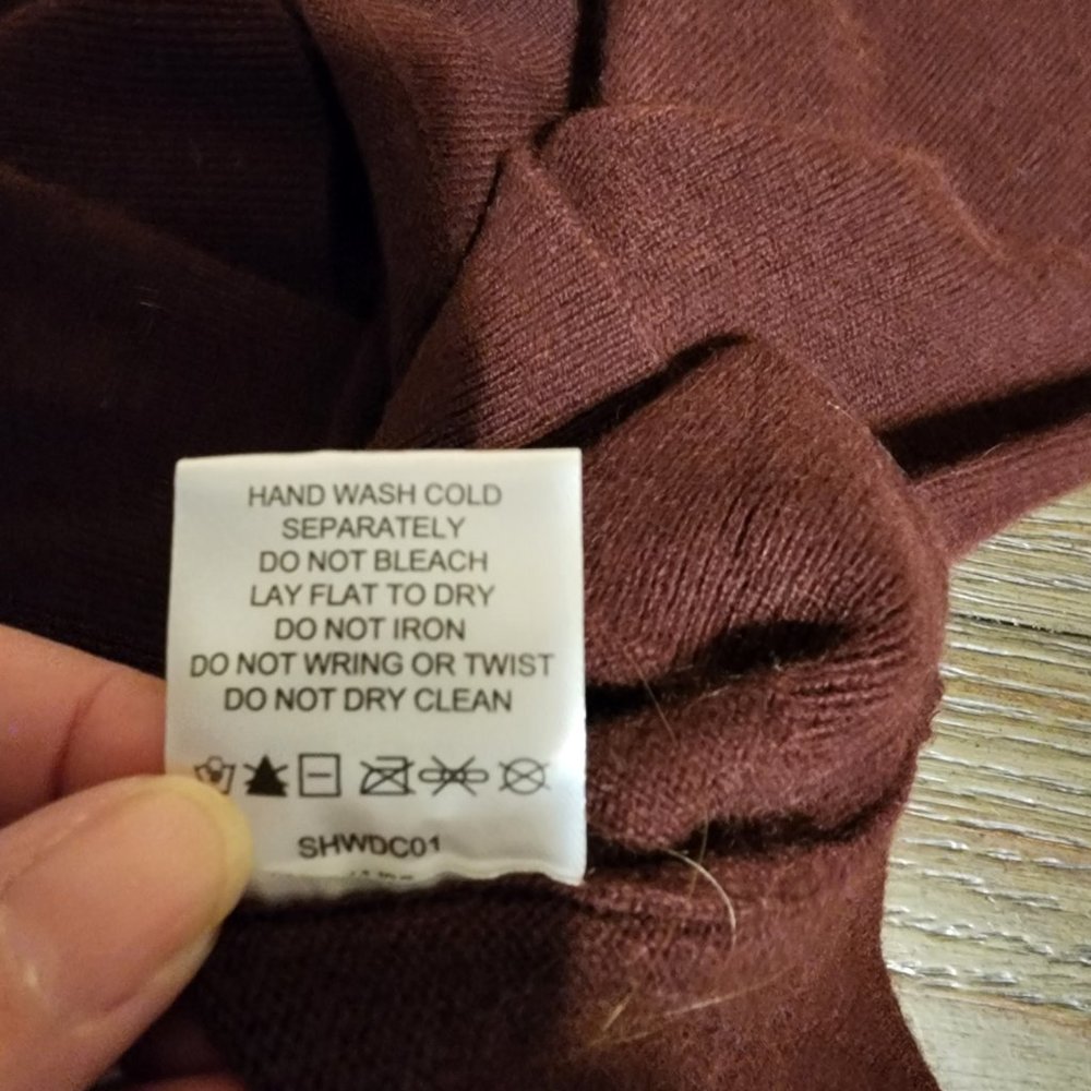 Quince Mongolian Cashmere Turtleneck Sweater NWOT Maroon Small - Picture 8 of 8